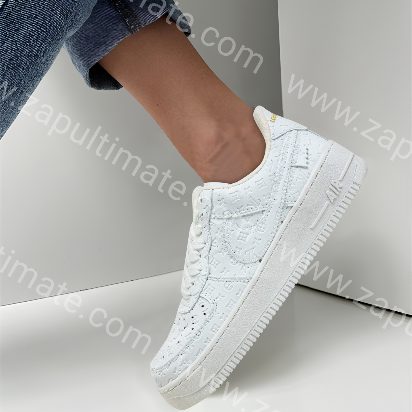 NIKE AIR FORCE BLANCO LV