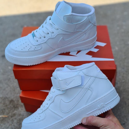 NIKE BOTA BLANCO